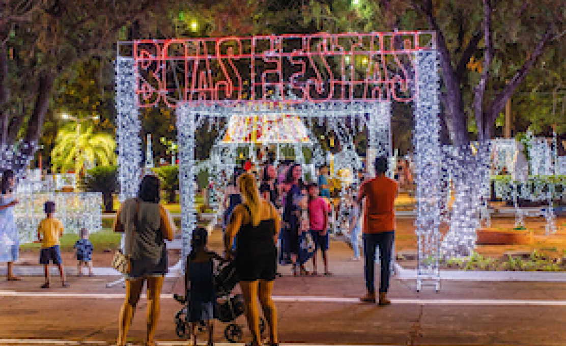 Autoridades e famílias prestigiam abertura do 3º Natal Para Todos de Jardim