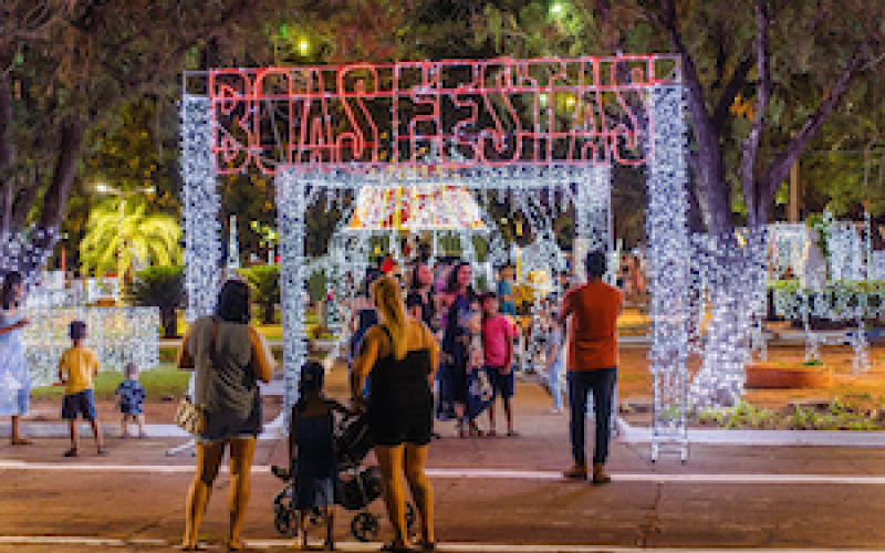 Autoridades e famílias prestigiam abertura do 3º Natal Para Todos de Jardim